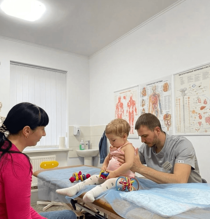 Дитяча остеопатія — сеанс з дитиною